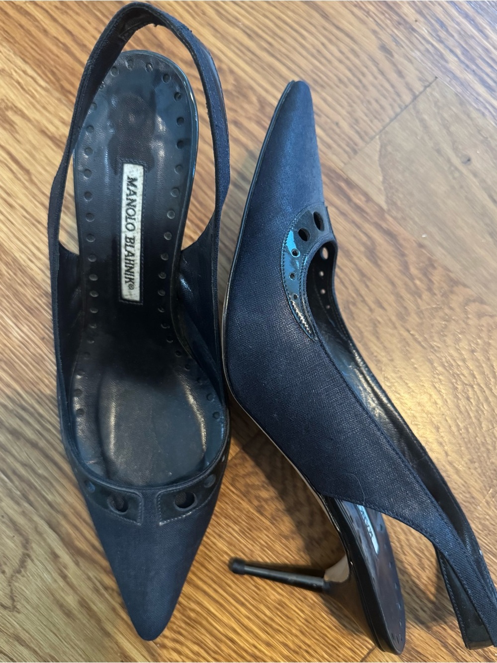 Manolo Blahnik Navy Pointed Slingback Pumps Heels. Size 39.5
